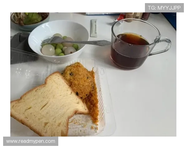 小威退役后晒出的日常：凌晨四点陪娃练琴，自己喝冰美式啃蛋白棒